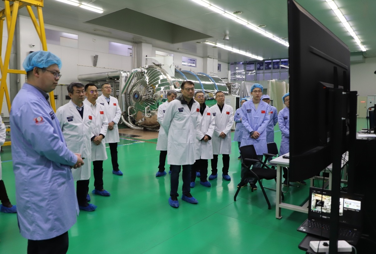 长春光机所除夕走访慰问在岗职工<br/>